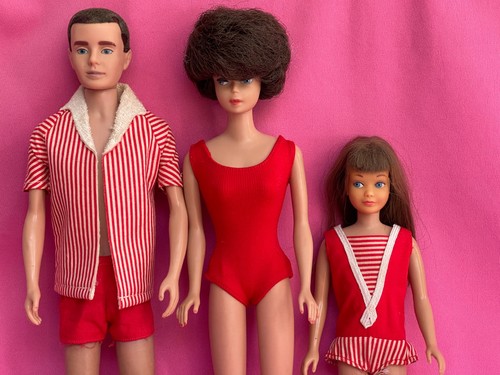 Vintage 1960s brunette barbie - 1960s,